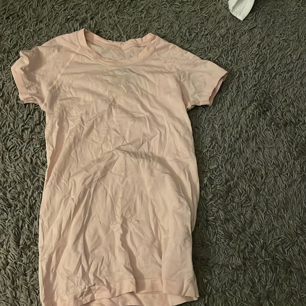 LULULEMON swiftly tshirt